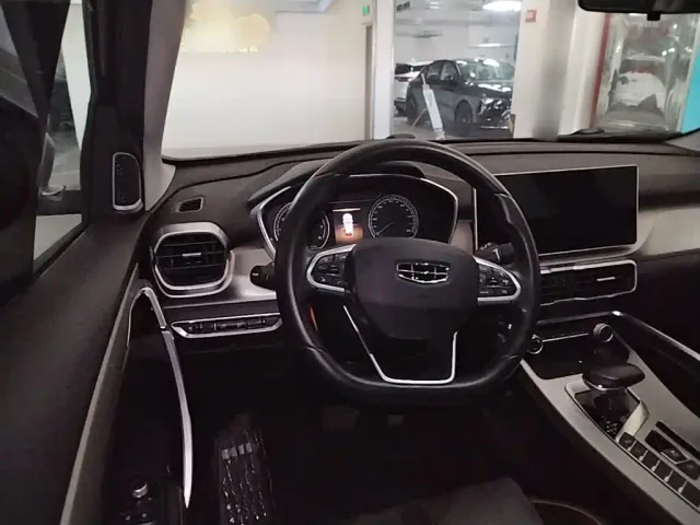 Geely Binyue — Фото автомобиля 10