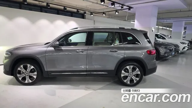 Mercedes-Benz EQB — Фото автомобиля 8