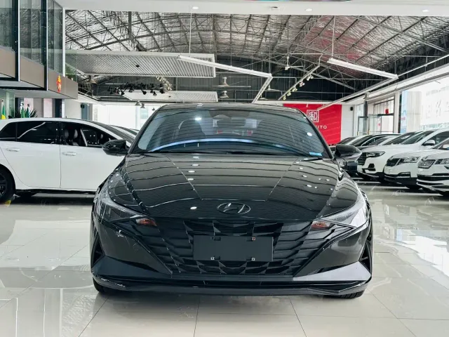 Hyundai Elantra — Фото автомобиля 2