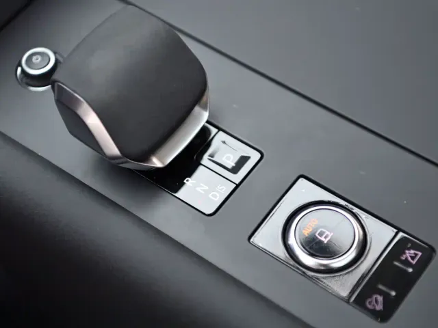 Land Rover Discovery — Фото автомобиля 21