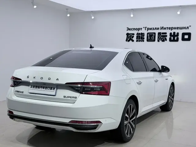 Skoda Superb — Фото автомобиля 4