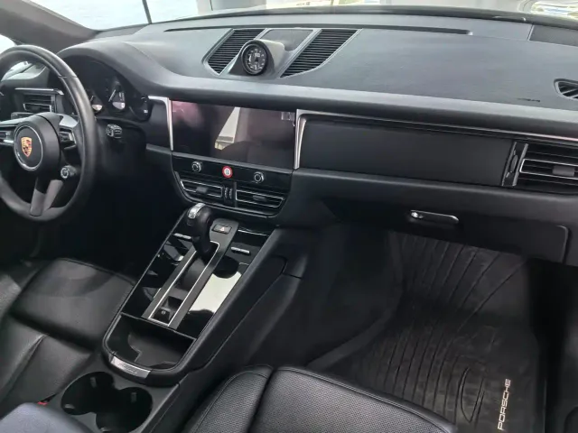 Porsche Macan — Фото автомобиля 12