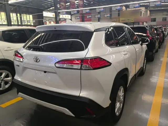 Toyota Corolla Cross — Фото автомобиля 6