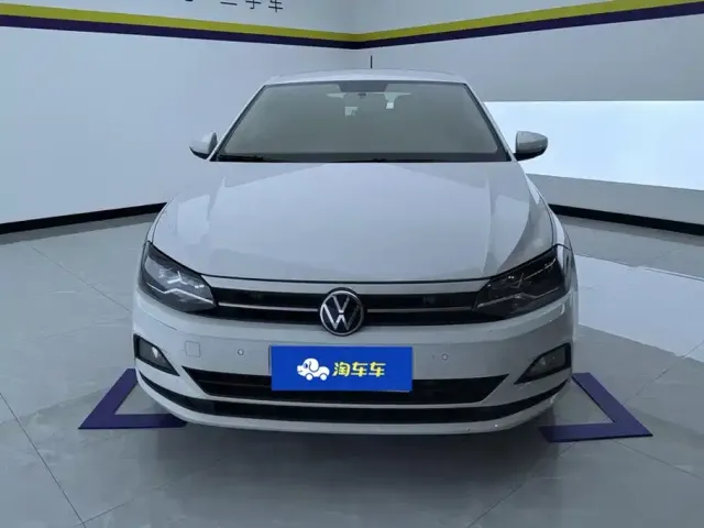 Volkswagen Polo — Фото автомобиля 2