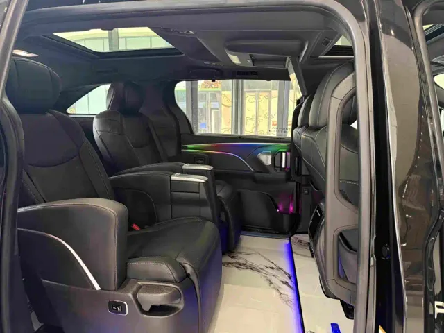 Toyota Sienna — Фото автомобиля 19