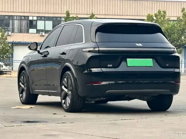 Li Auto L7 — Фото автомобиля 3