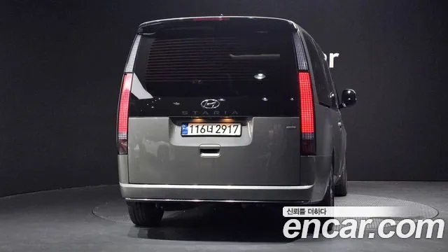 Hyundai Staria Staria 4WD Lounge 7 мест — Фото автомобиля 3