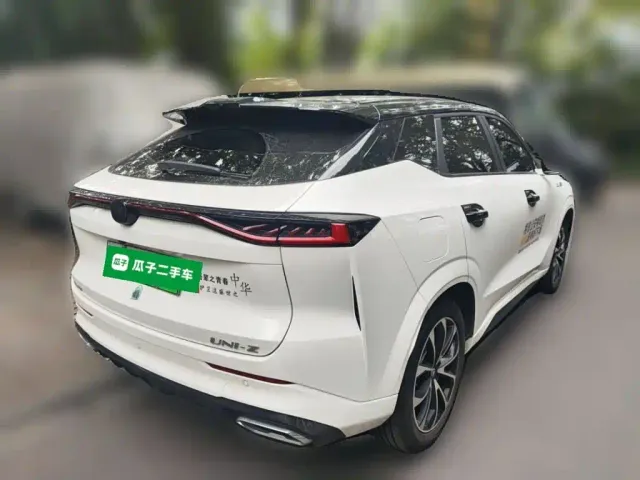 Changan Changan UNI-Z New Energy 2024 Blue Whale iDD 125km Surpassing Edition — Фото автомобиля 4
