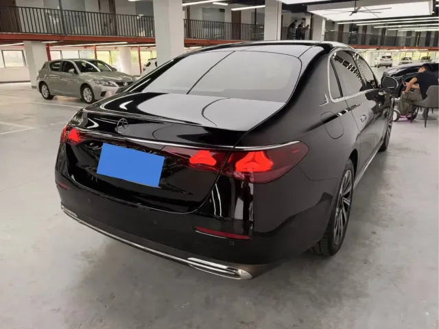 Mercedes-Benz E-Class — Фото автомобиля 15