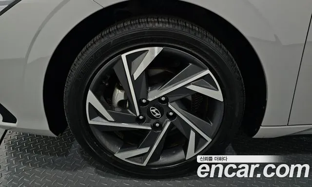 Hyundai Avante CN7 — Фото автомобиля 5