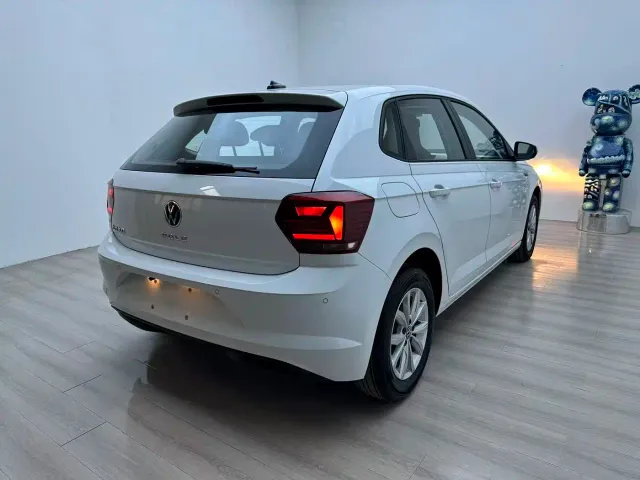 Volkswagen Polo — Фото автомобиля 3