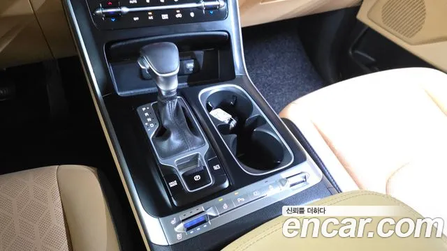 Kia Canival Carnival 4 поколение Дизель 11 мест Prestige — Фото автомобиля 8
