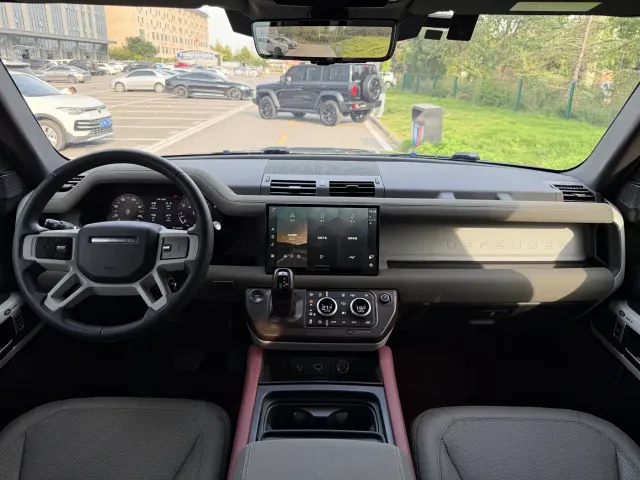 Land Rover Defender — Фото автомобиля 19