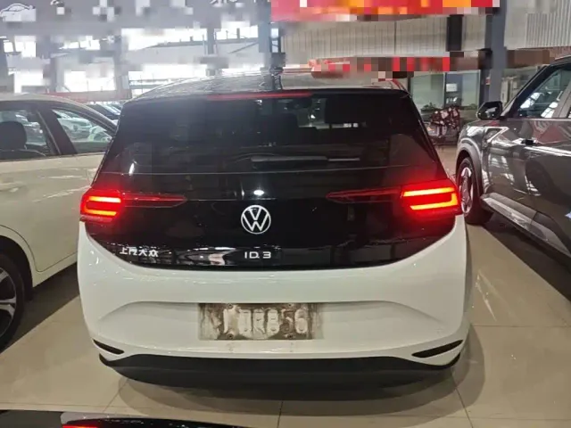Volkswagen ID.3 — Фото автомобиля 5