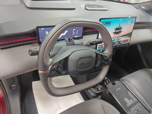 Lynk & Co Z20 — Фото автомобиля 9