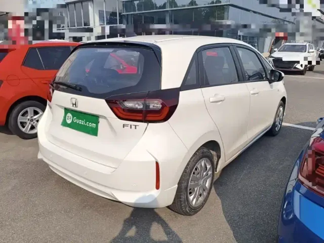 Honda Fit — Фото автомобиля 6