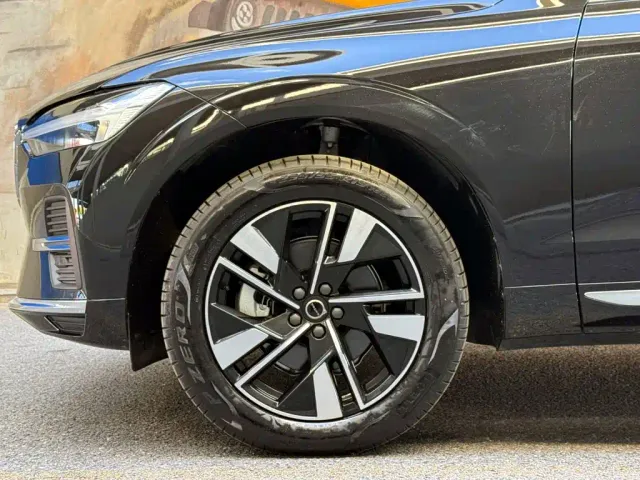 Volvo XC60 — Фото автомобиля 6