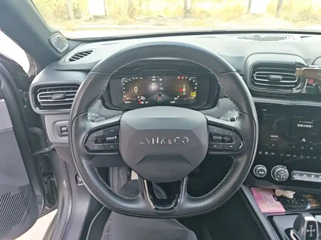 Lynk & Co 03 — Фото автомобиля 10