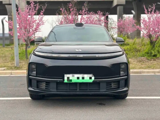 Li Auto L7 — Фото автомобиля 3