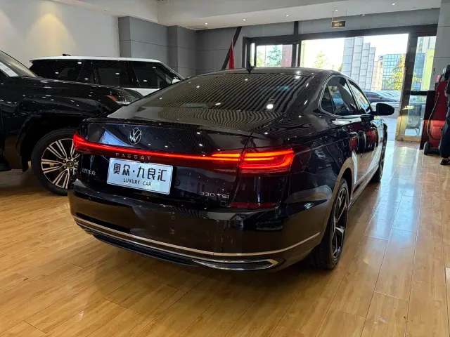 Volkswagen Passat — Фото автомобиля 12