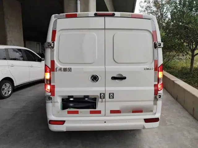 Dongfeng Yufeng EM27 — Фото автомобиля 5