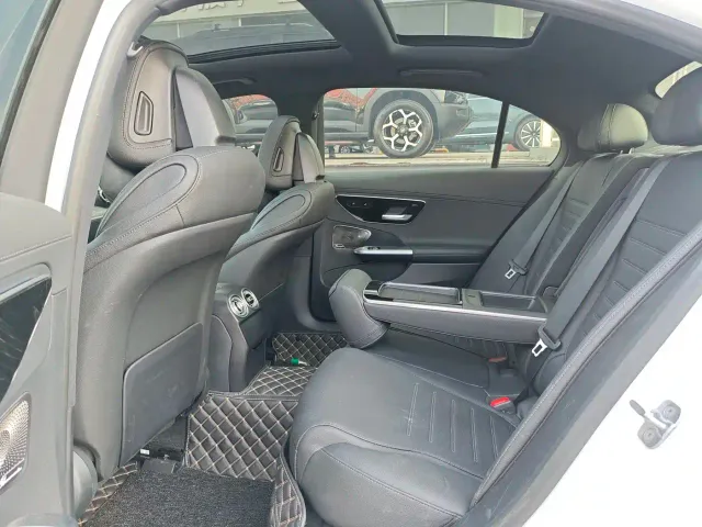 Mercedes-Benz C-Class — Фото автомобиля 9