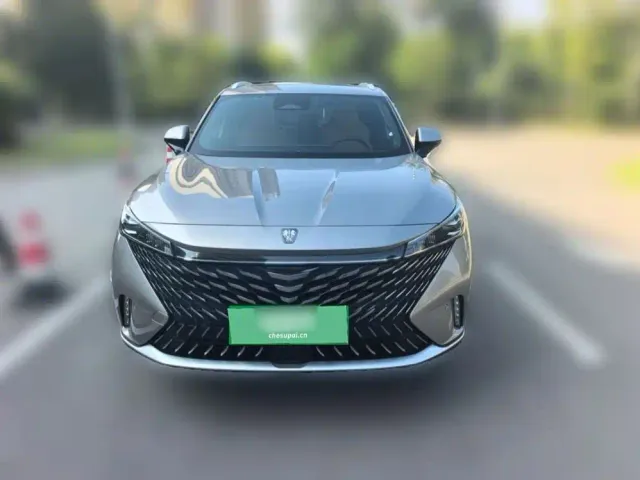 Roewe RX5 — Фото автомобиля 23