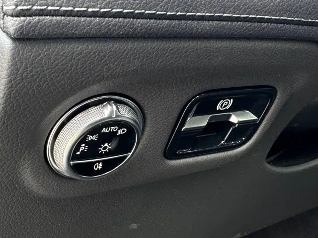 Mercedes-Benz EQS SUV — Фото автомобиля 12