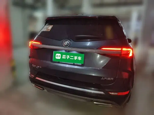 Buick Enclave — Фото автомобиля 3
