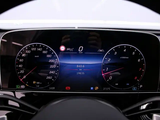 Mercedes-Benz E-Class — Фото автомобиля 6