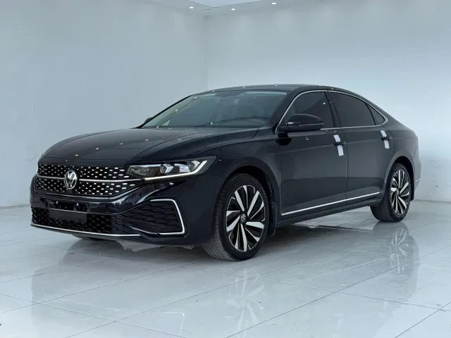 Volkswagen Passat — Фото автомобиля 3
