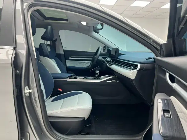 Geely Emgrand — Фото автомобиля 16