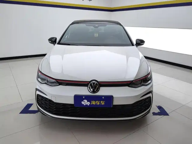 Volkswagen Golf — Фото автомобиля 2
