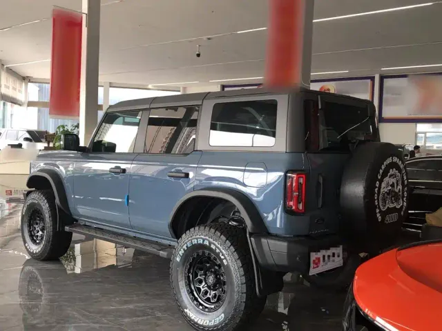 Ford Bronco — Фото автомобиля 5