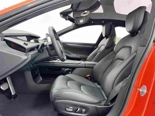 Xiaomi SU7 — Фото автомобиля 4