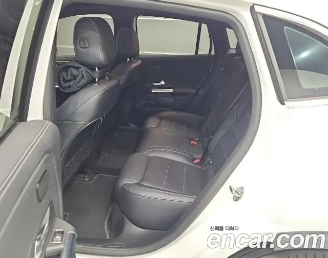 Mercedes-Benz EQA — Фото автомобиля 13