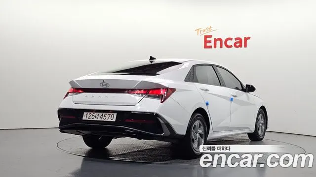 Hyundai Avante CN7 — Фото автомобиля 2