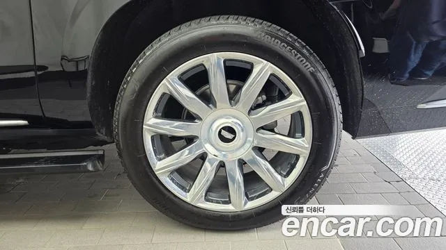 Cadillac Escalade Escalade 5 поколение — Фото автомобиля 21