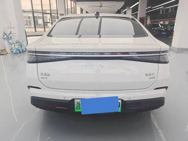 BYD Seal 07 DM-i — Фото автомобиля 12