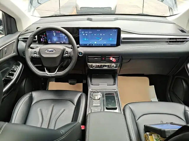 Ford Edge — Фото автомобиля 9