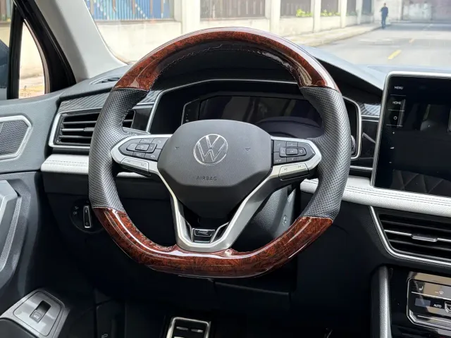 Volkswagen Tiguan L — Фото автомобиля 17