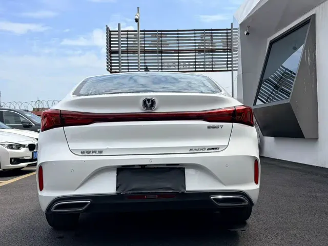 Changan Eado — Фото автомобиля 8