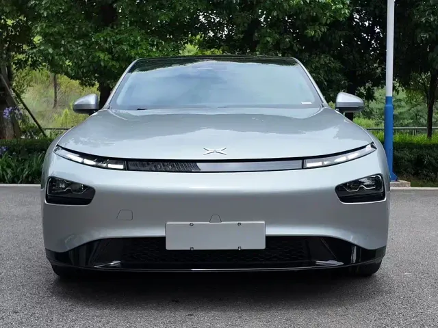 Xpeng P7 — Фото автомобиля 3