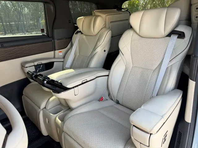 Toyota Alphard — Фото автомобиля 10