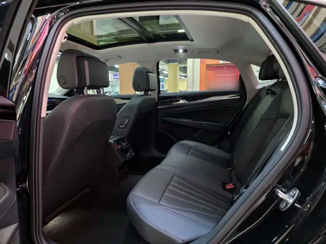 Volkswagen Passat — Фото автомобиля 21