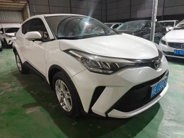 Toyota C-HR — Фото автомобиля 2