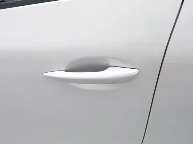 Mazda Axela — Фото автомобиля 18