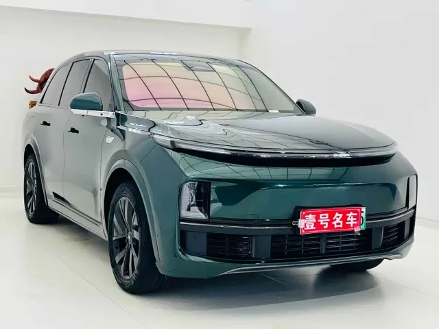 Li Auto L8 — Фото автомобиля 3