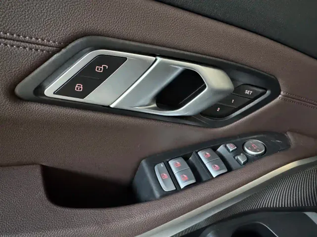 BMW 3 Series — Фото автомобиля 14