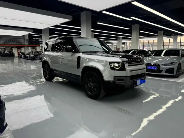 Land Rover Defender — Фото автомобиля 3